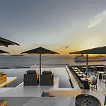 Hotell Tagoo Black Mykonos 4*