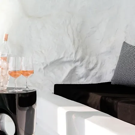 Tagoo Black Mykonos 4*